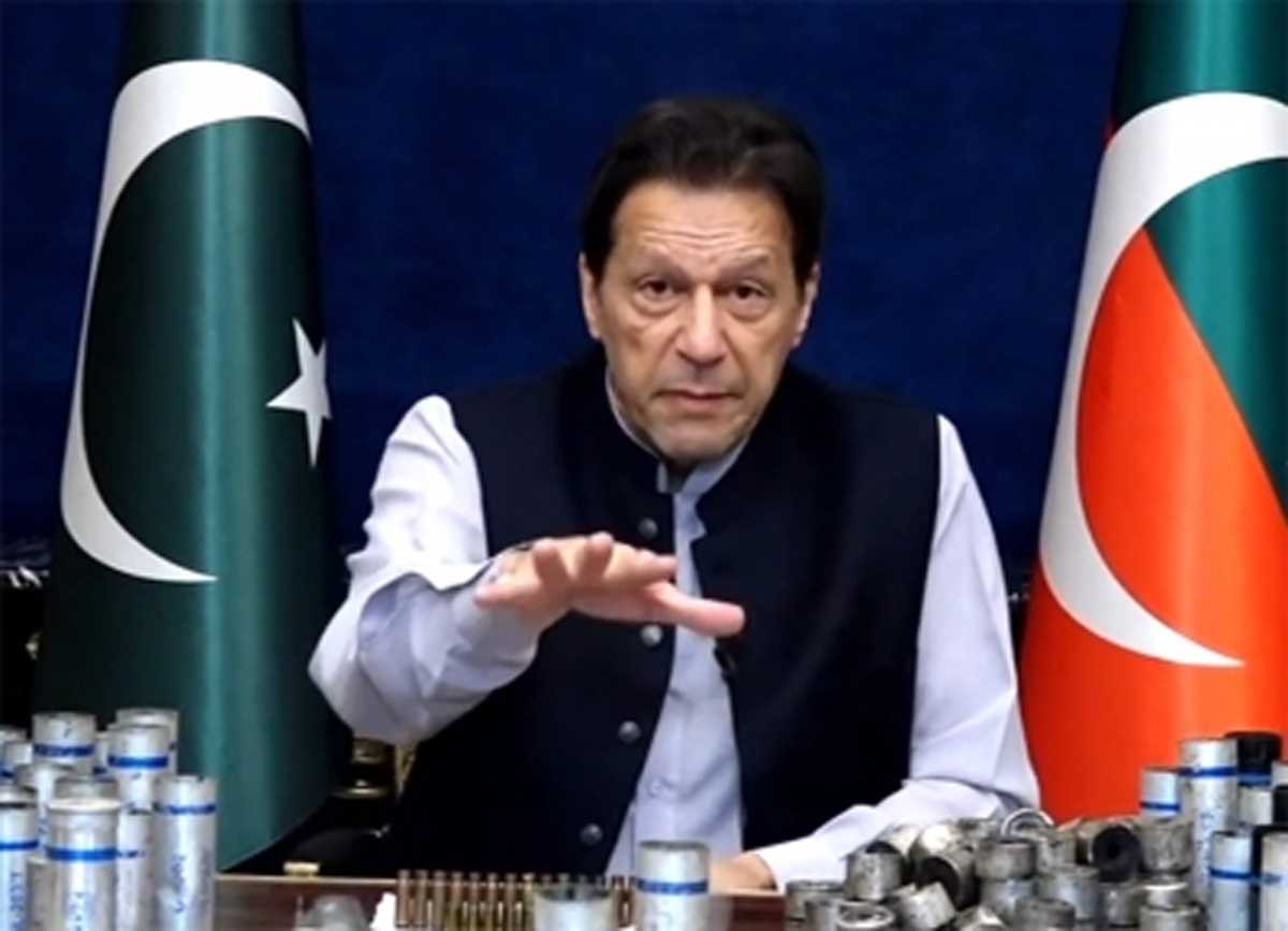 इमरान खान को लेकर पाक सरकार ने अपनाई वेट एंड वॉच की पॉलिसी